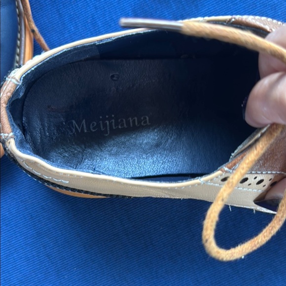 Blue and Tan Leather Oxford Shoes with Brogue Detailing - Picture 4 of 5